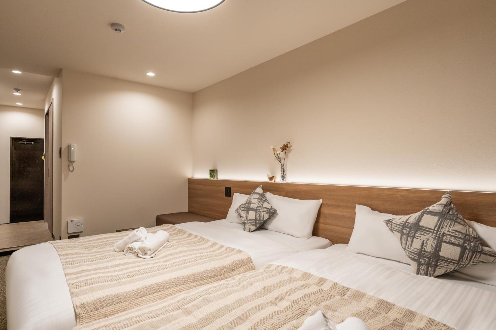 Отель Lite House Shinsaibashi IV Осака Экстерьер фото